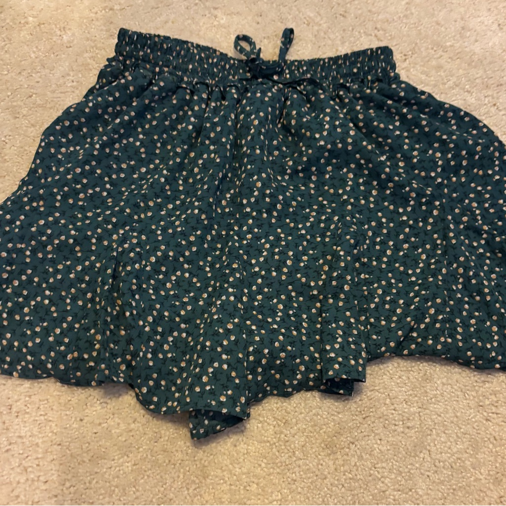 Paper Crane Flowy Ruffle Shorts Green Floral Xs